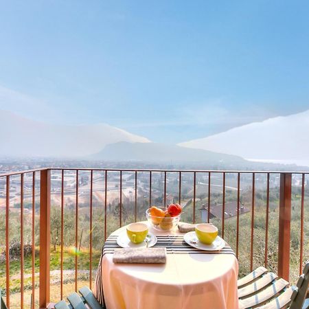 Lake View Dom-Us Apartment - Happy Rentals Riva del Garda Kültér fotó