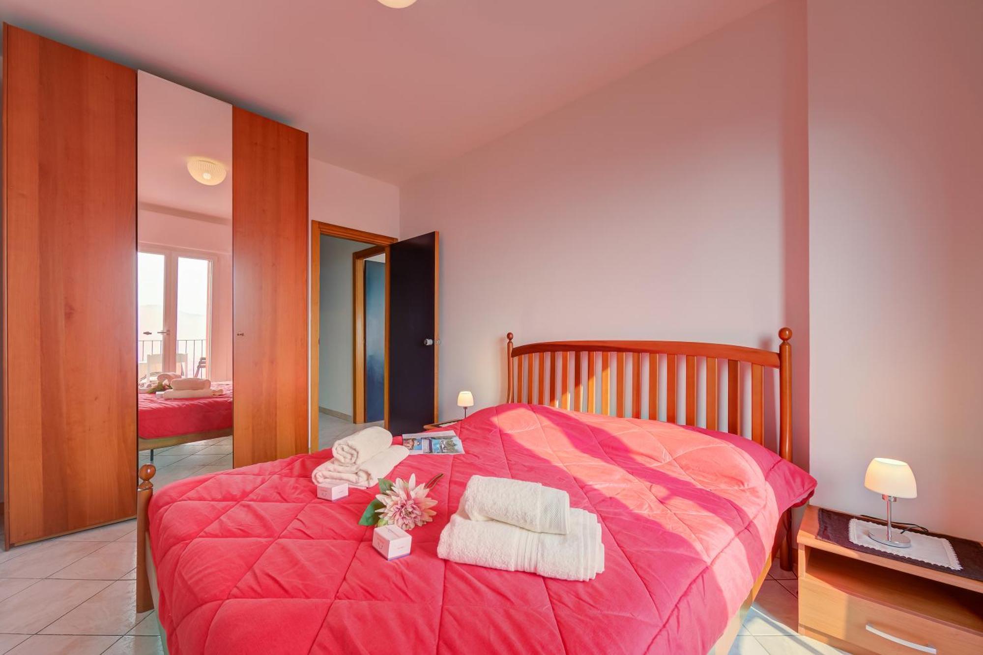 Lake View Dom-Us Apartment - Happy Rentals Riva del Garda Kültér fotó