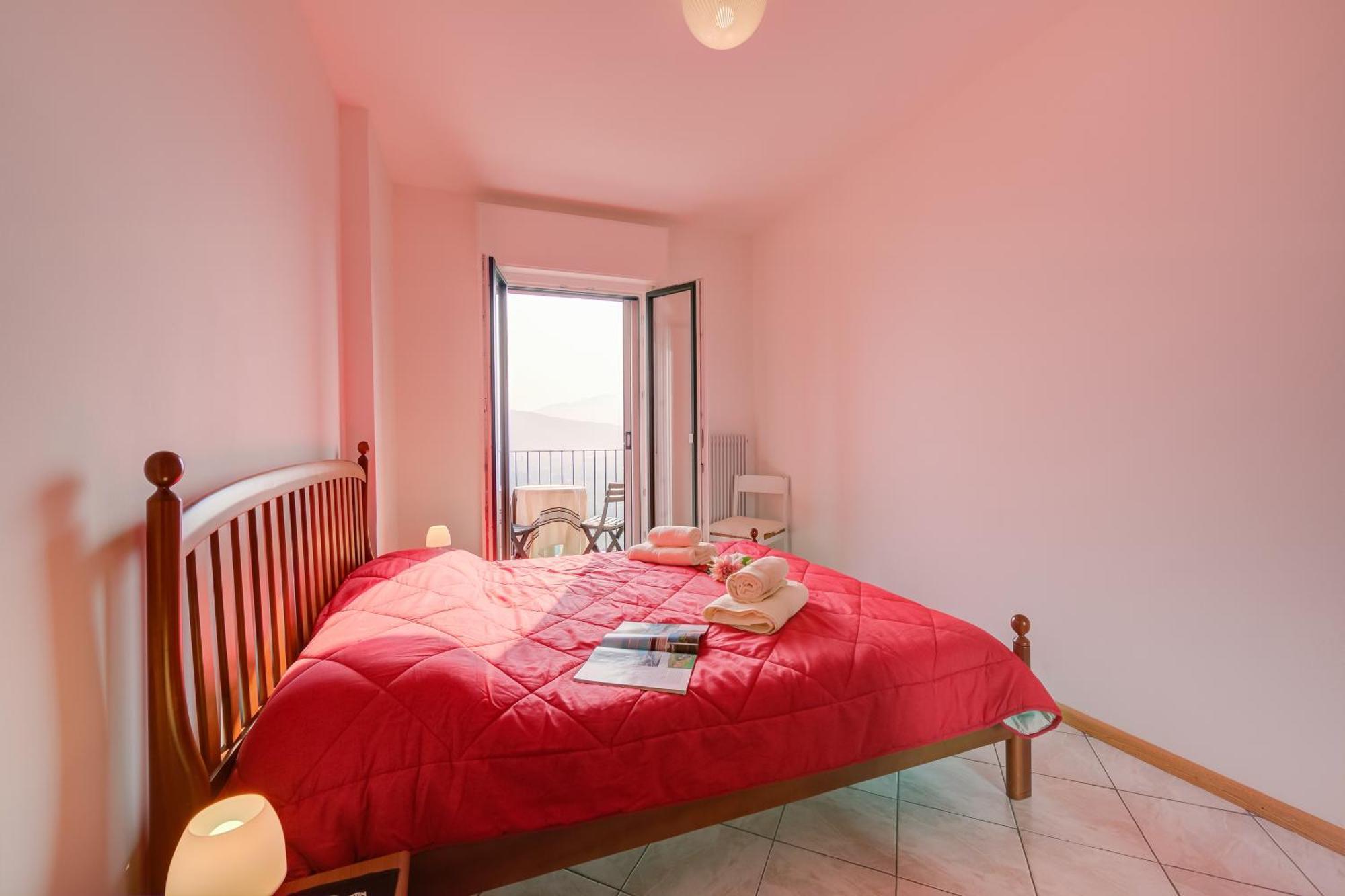 Lake View Dom-Us Apartment - Happy Rentals Riva del Garda Kültér fotó