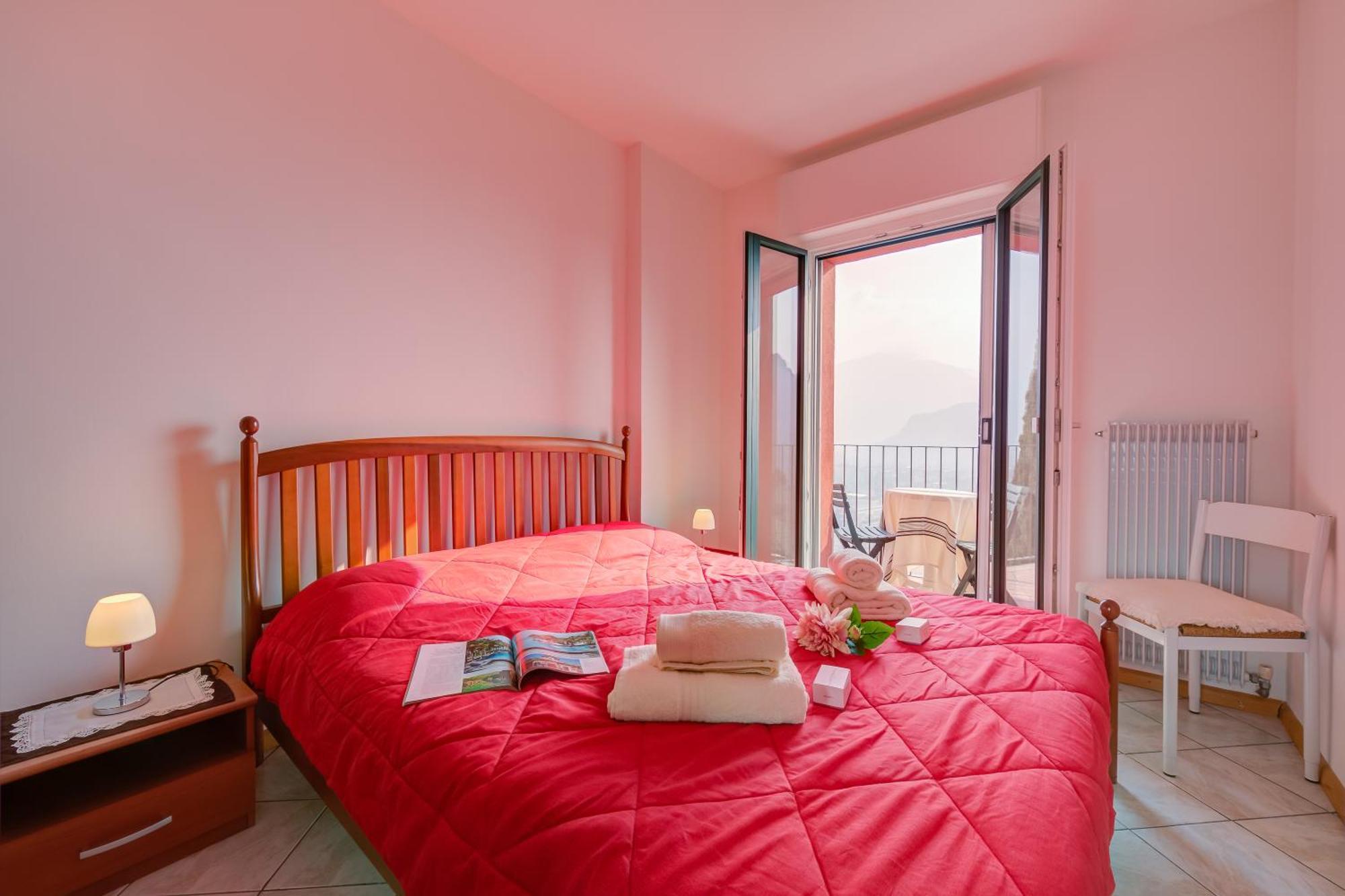 Lake View Dom-Us Apartment - Happy Rentals Riva del Garda Kültér fotó
