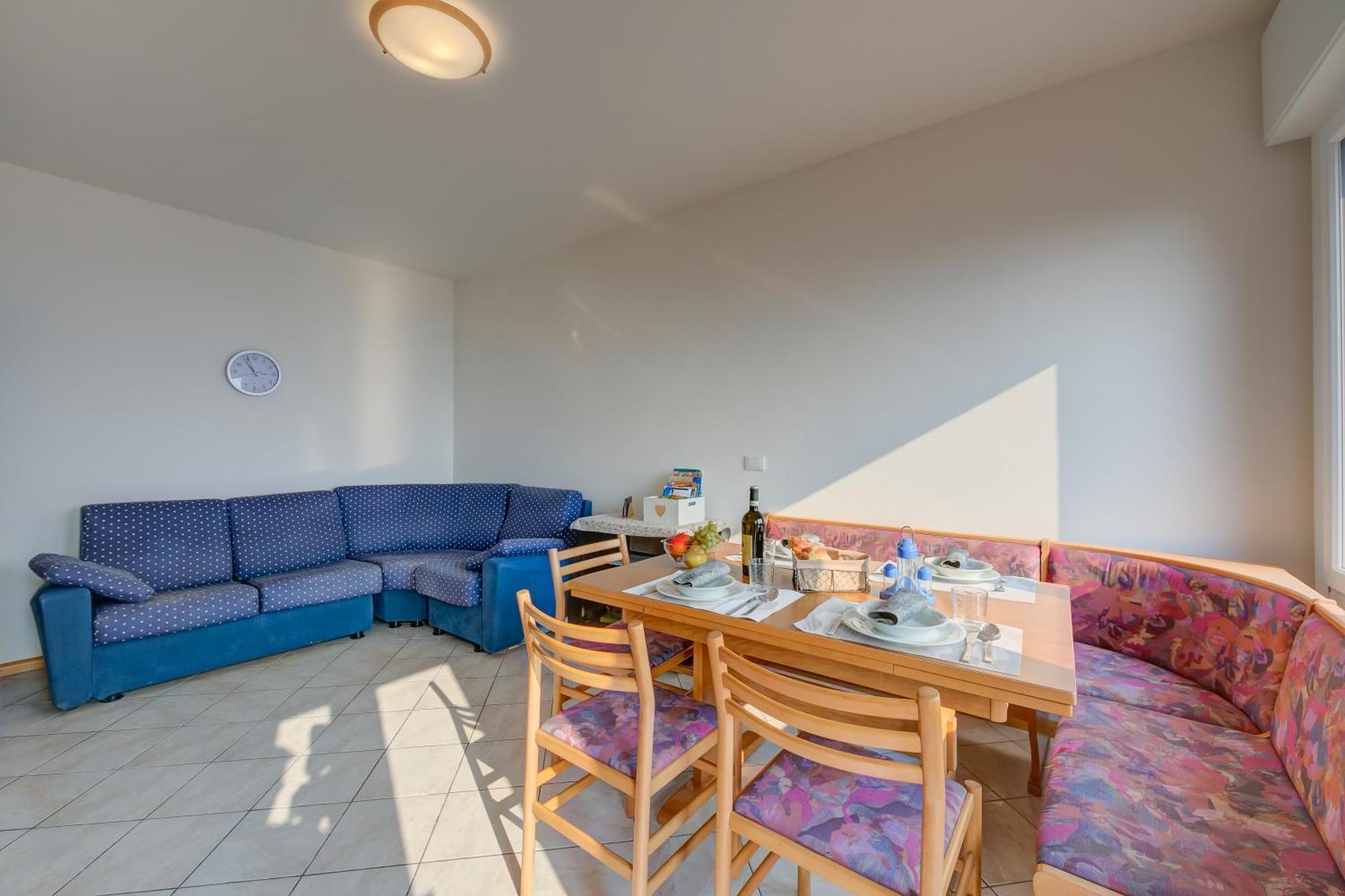 Lake View Dom-Us Apartment - Happy Rentals Riva del Garda Kültér fotó