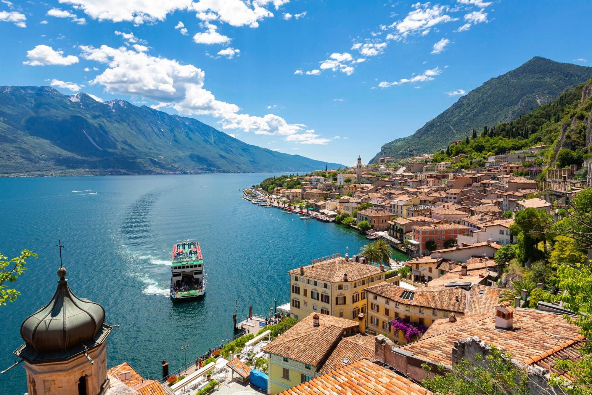 Lake View Dom-Us Apartment - Happy Rentals Riva del Garda Kültér fotó